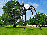 Jardin des Tuileries Bildansicht Reiseführer  Spinnenskulptur im Jardin des Tuileries