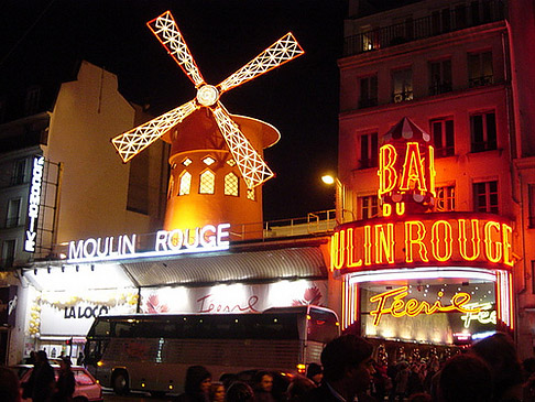 Das Moulin Rouge ist eine der Attraktionen des Viertels