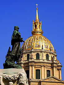  Ansicht Sehenswürdigkeit  in Paris Glänzende Kuppel der Kirche Saint-Louis-des-Invalides
