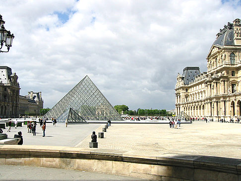 Louvre mit Pyramide - Ile de France - Paris (Paris)